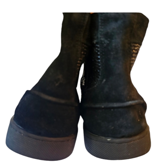 Christian Louboutin - Picture 2 of 8